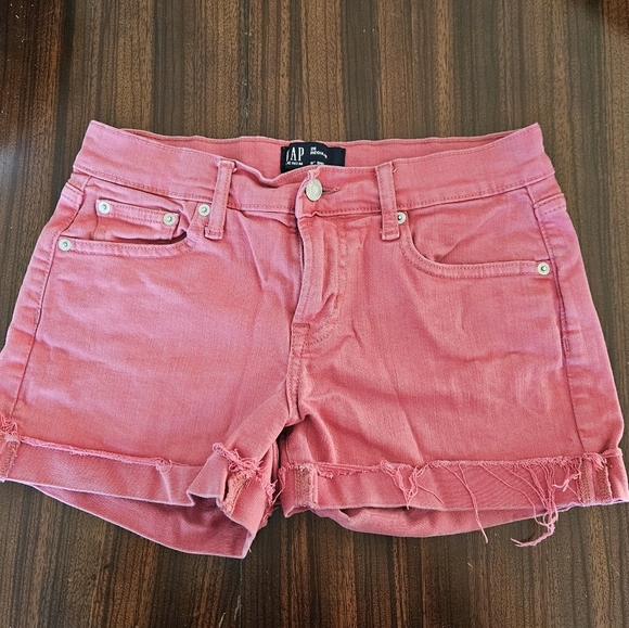 Gap Denim Peach Pink Jeans 3 Inch Shorts Rolled Cuffed Frayed Hem Size 25 R GUC - Picture 1 of 9